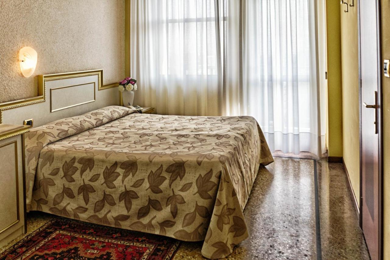 Hotel Internazionale Terme Abano Terme Exterior foto
