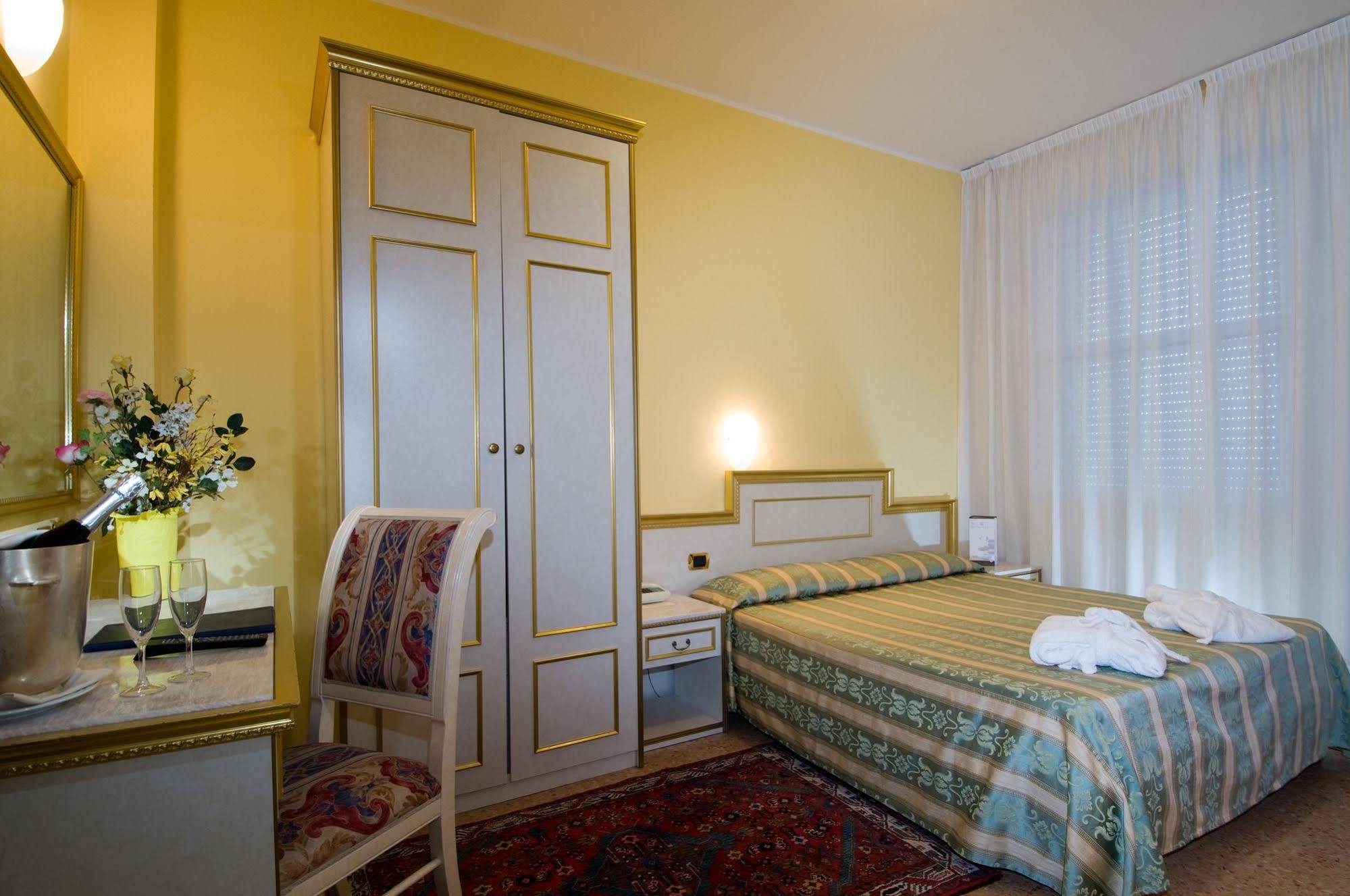 Hotel Internazionale Terme Abano Terme Exterior foto